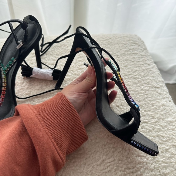 Vikki Crystal Sandal in Black
Schutz size 8 - Picture 10 of 10